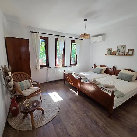 Azure Bay Family Villa, 50m From The Sea * Atiya